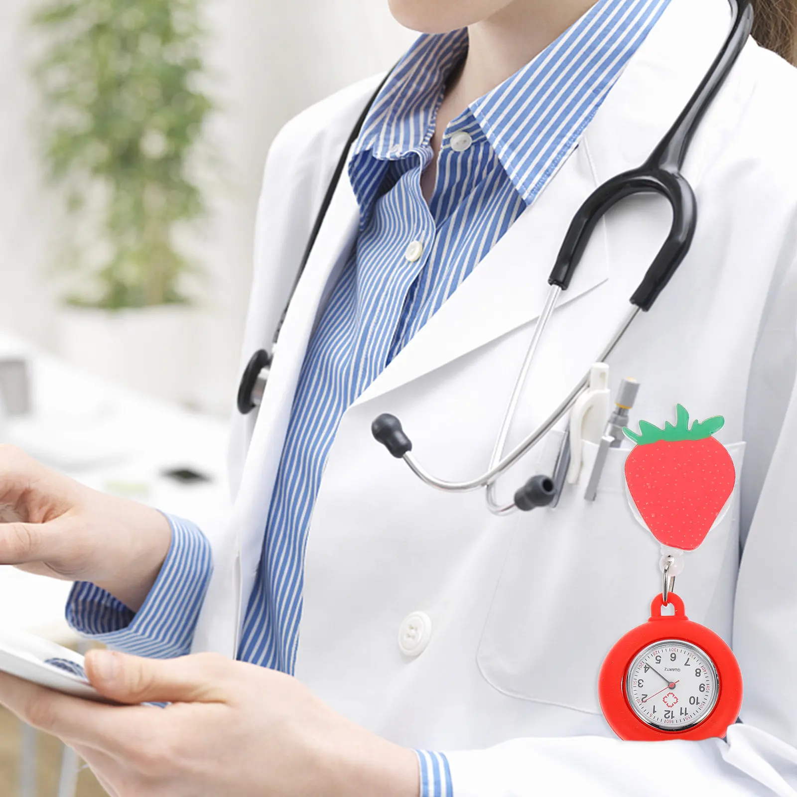 relogio-de-enfermeira-com-clipe-de-silicone-2-pecas-padrao-de-morango-relogios-de-quartzo-resistentes-a-agua-para-trabalhadores-da-area-da-saude