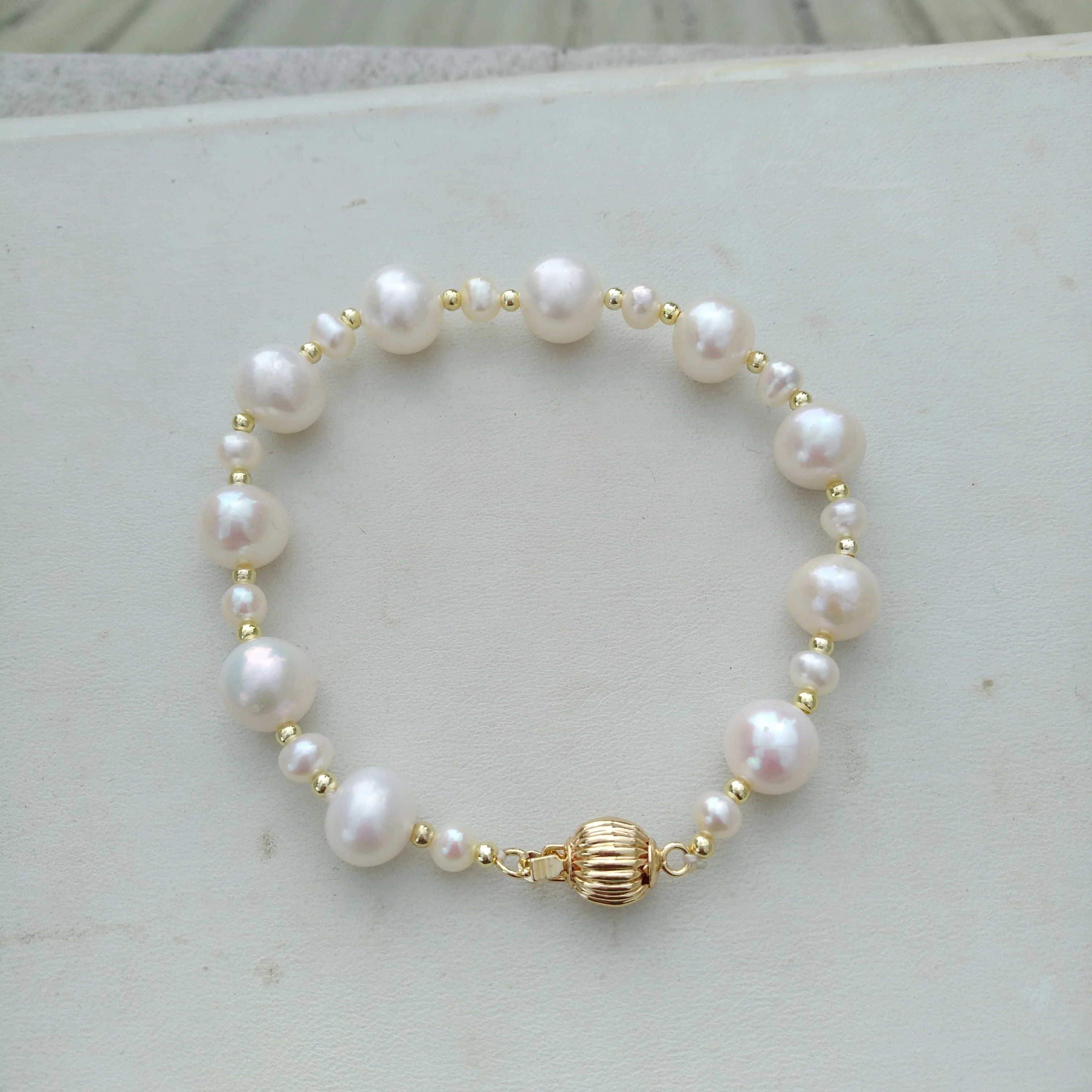 elegant AAA+ south sea white baroque pearl bracelet 7.5-8