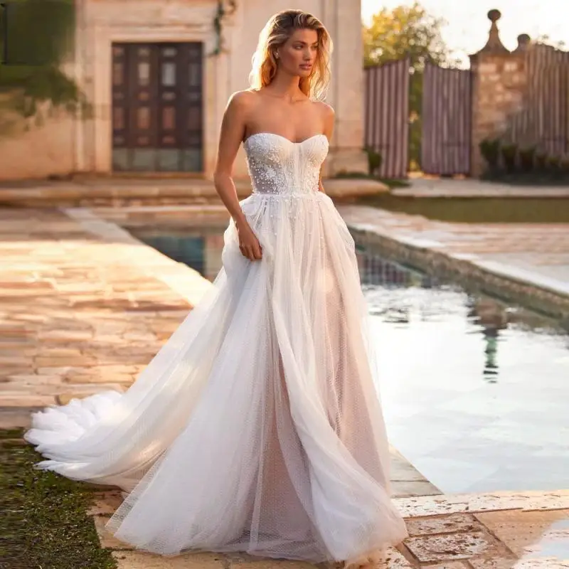 

Charming Strapless Wedding Dresses for Bride Lace Appliques Corset Tulle Backless Sweep Train Robe De Mariee Customized