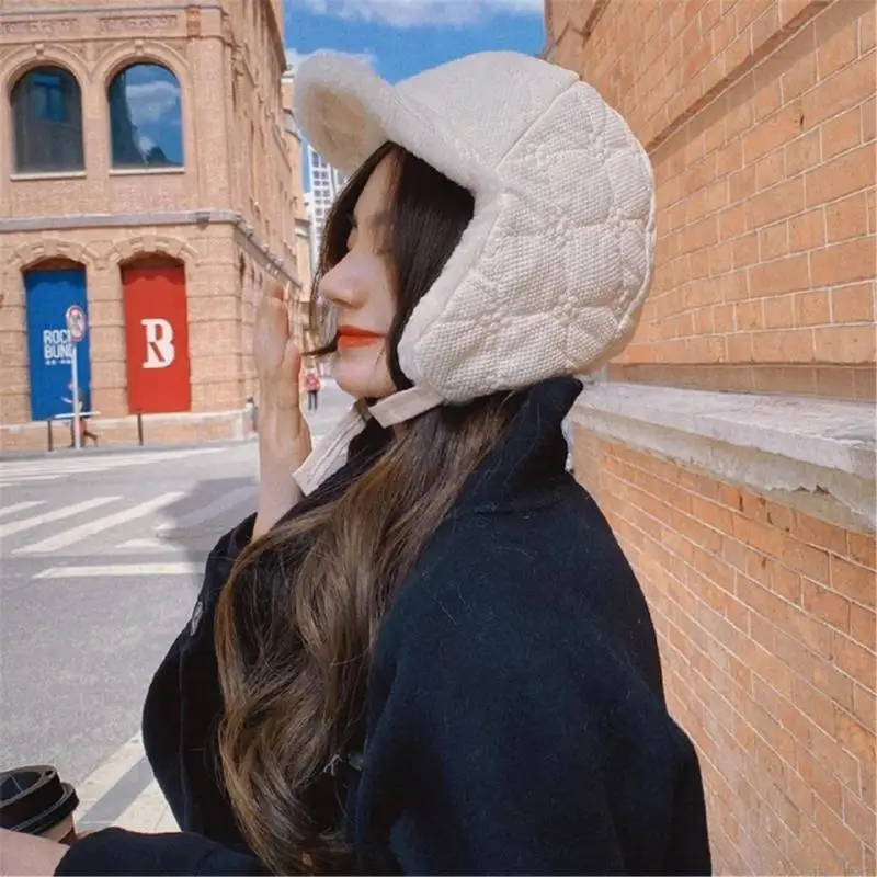 

Windproof and Warm Hat with Earflaps for Men and Women for Outdoor Activities 49MB