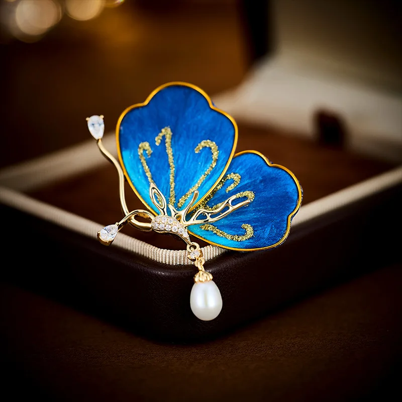 

Chinese-style, niche, retro, high-end handcrafted velvet butterfly brooch, cheongsam accessory pin