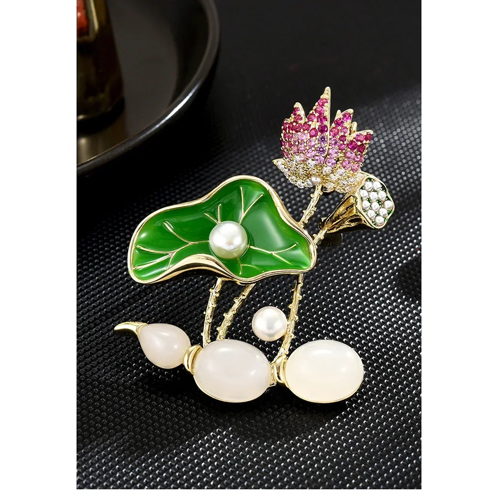 Exquisite Lotus High-end Women's High-end Luxury Pearls Classic Smart Design Suit Coat Pin Decoration Office Party Accessories