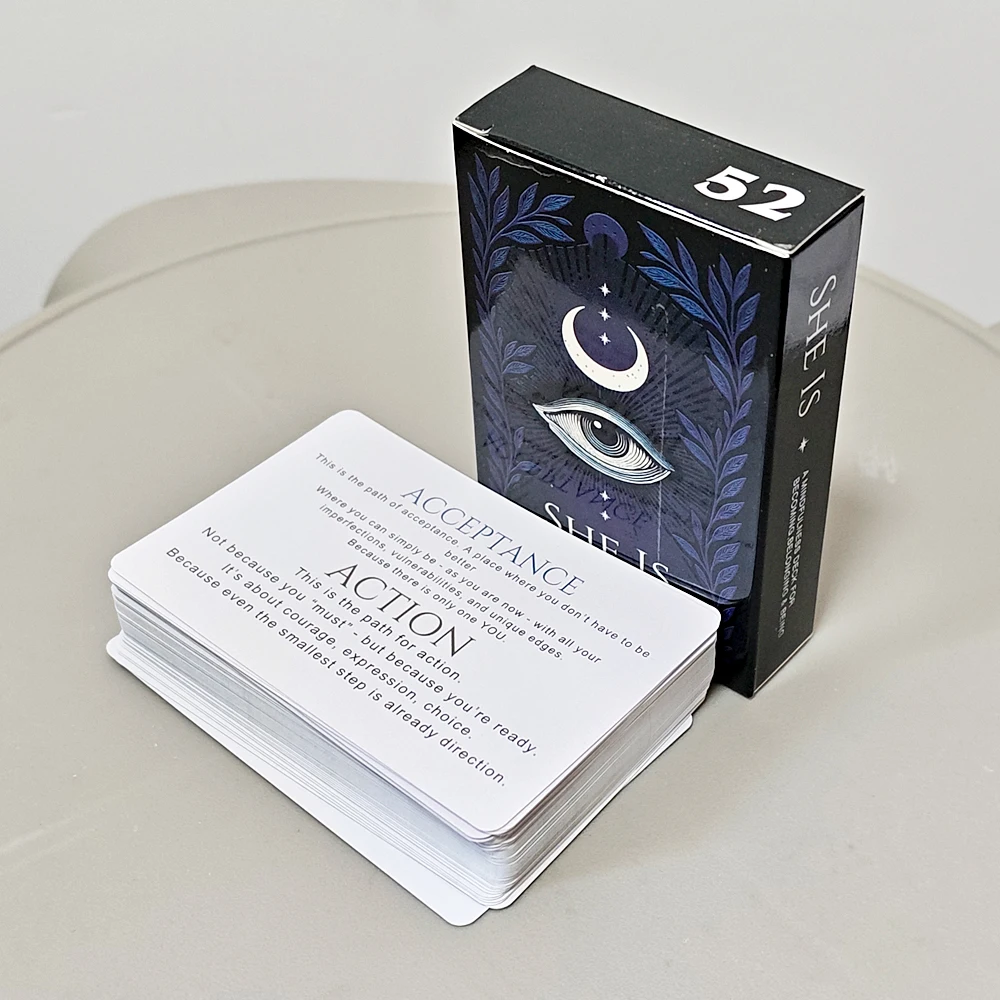 9*6cm SHE IS : Un jeu de cartes de pleine conscience pour la croissance, l'appartenance et l'être soi-même, 52 cartes réfléchissantes