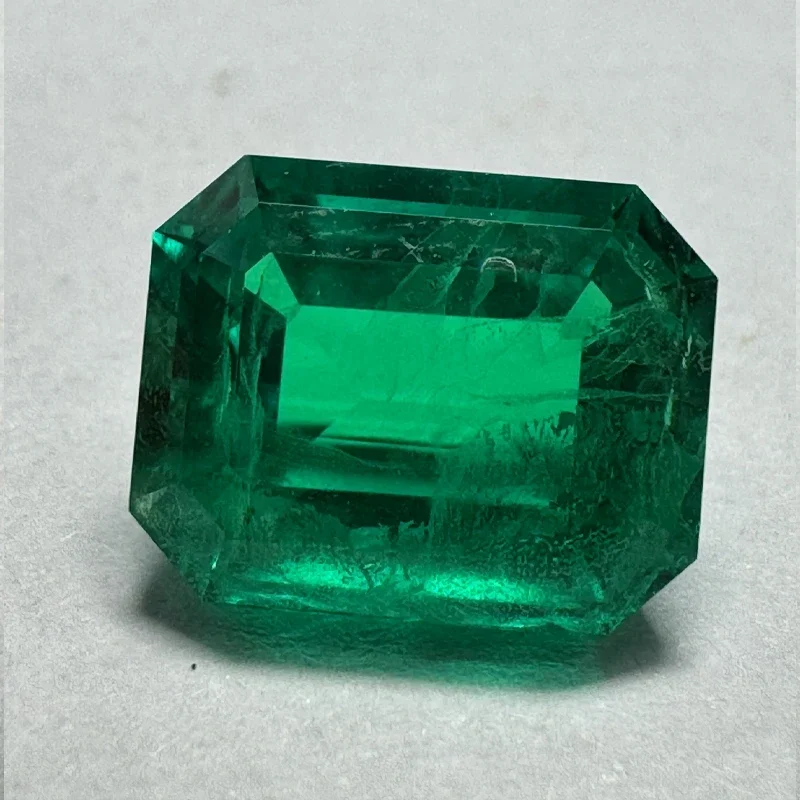 Lab Grown Columbia Emeralds Hydrothermal Hand Cutting Emerald Cut With Cracks Inclusions Inside Selectable AGL Certificate