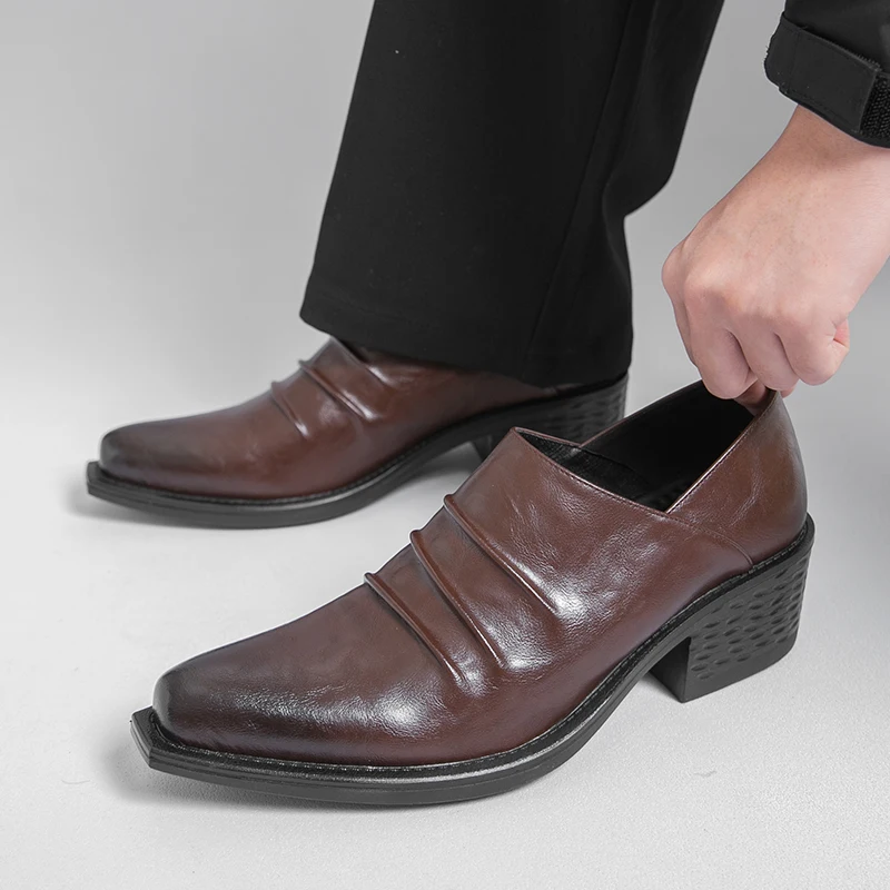 

Men Pointed Thick Heel Loafers PU Pleated Trendy Casual Business Men Shoes Sizes 38-46
