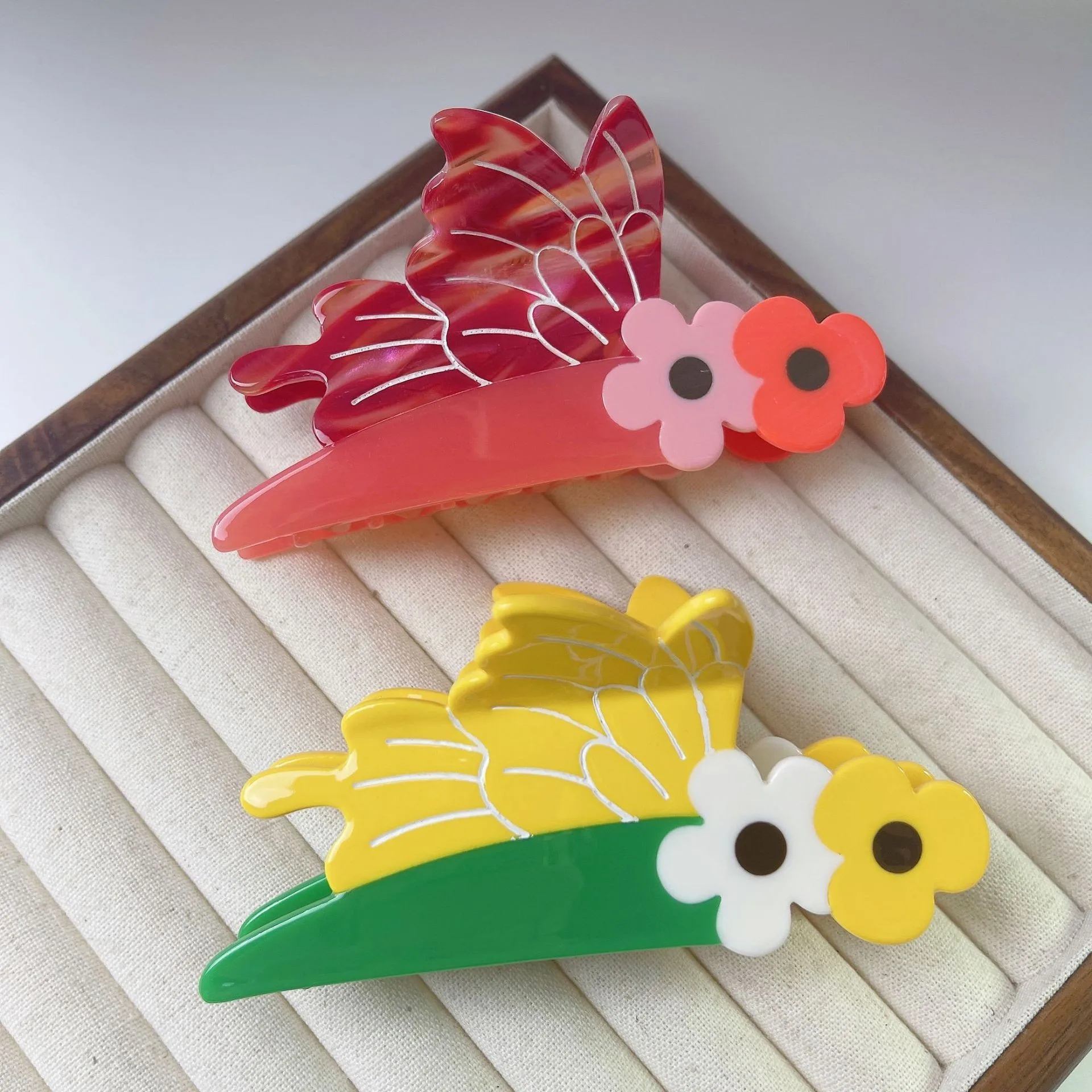 

New Large Premium Cute Imitation Bee Claw Acetate Hair Claw Flower Wing Design Disc Hair Crab Clip Female Hair Accessories