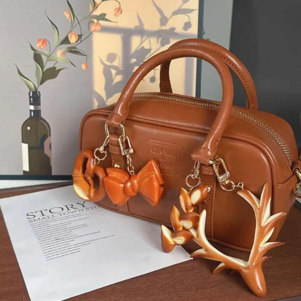 Kawaii Bagel Alkaline Bread Pendant Pretzel Keyring Simulated Food Key Chain Car Pendant Keychain Croissant Bag Accessory Gift