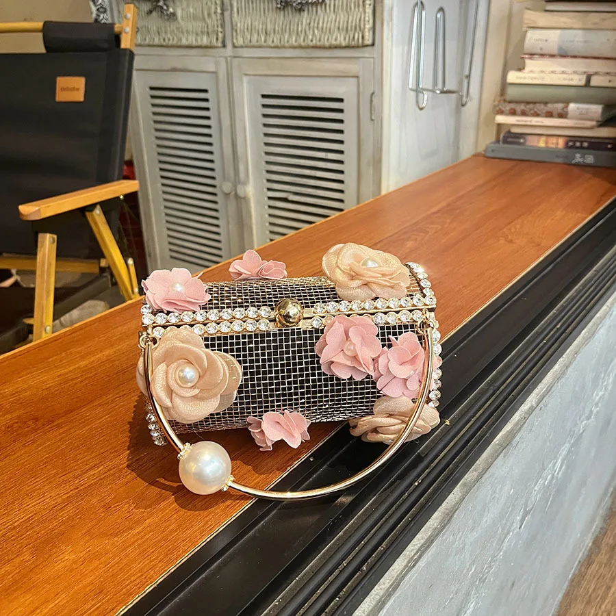 

Vintage Pearl Handbag Diamond Rhinestone Embroidered Bucket Bag Elegant Wedding Clutch with Chain Shoulder Crossbody Bags