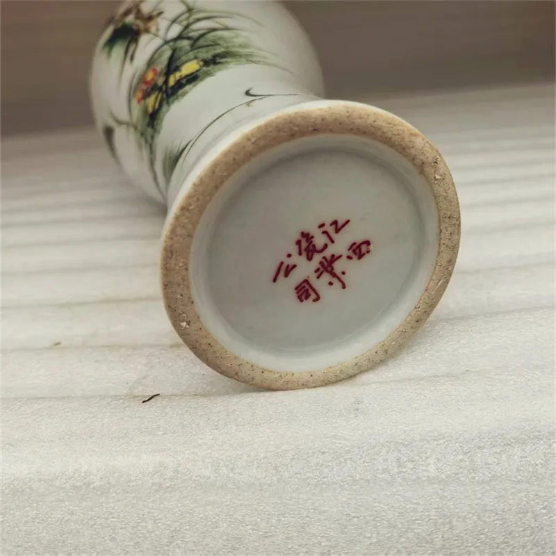 Traditional Chinese Porcelain Vase with Pastel Flower & Bird Pattern Plum Vase Decorative Artwork for Home Old Collection