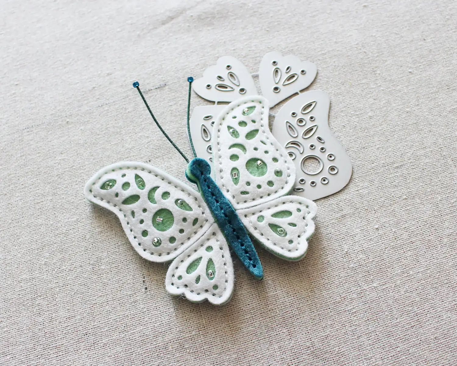 

Lacewing Butterfly Details Die diy metal cutting dies set gift paper card album embossing craft decorating scrapbook Spring 2023