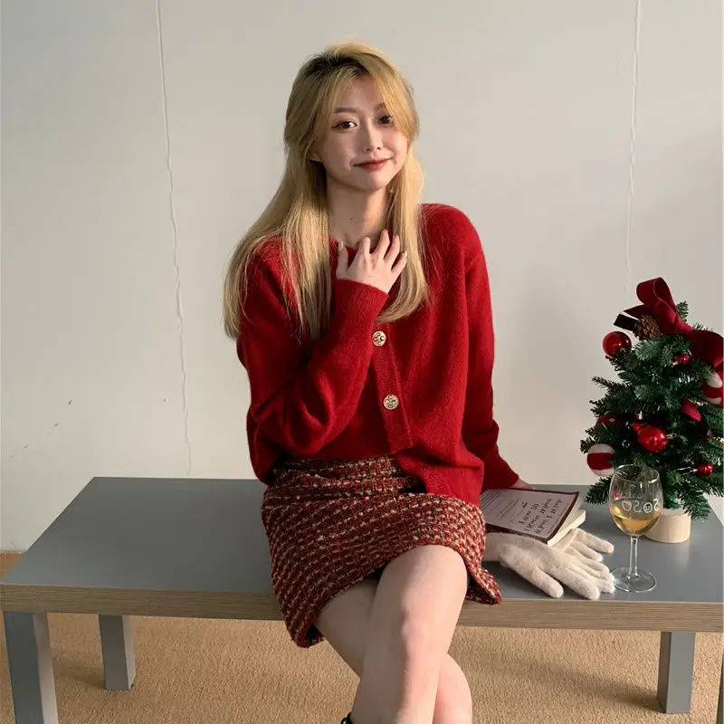 Two-Piece Set Small Fragrant Style Red Knitted Sweater Short High Waist Bag Hip Skirt Women Autumn Winter New Thickening Suit