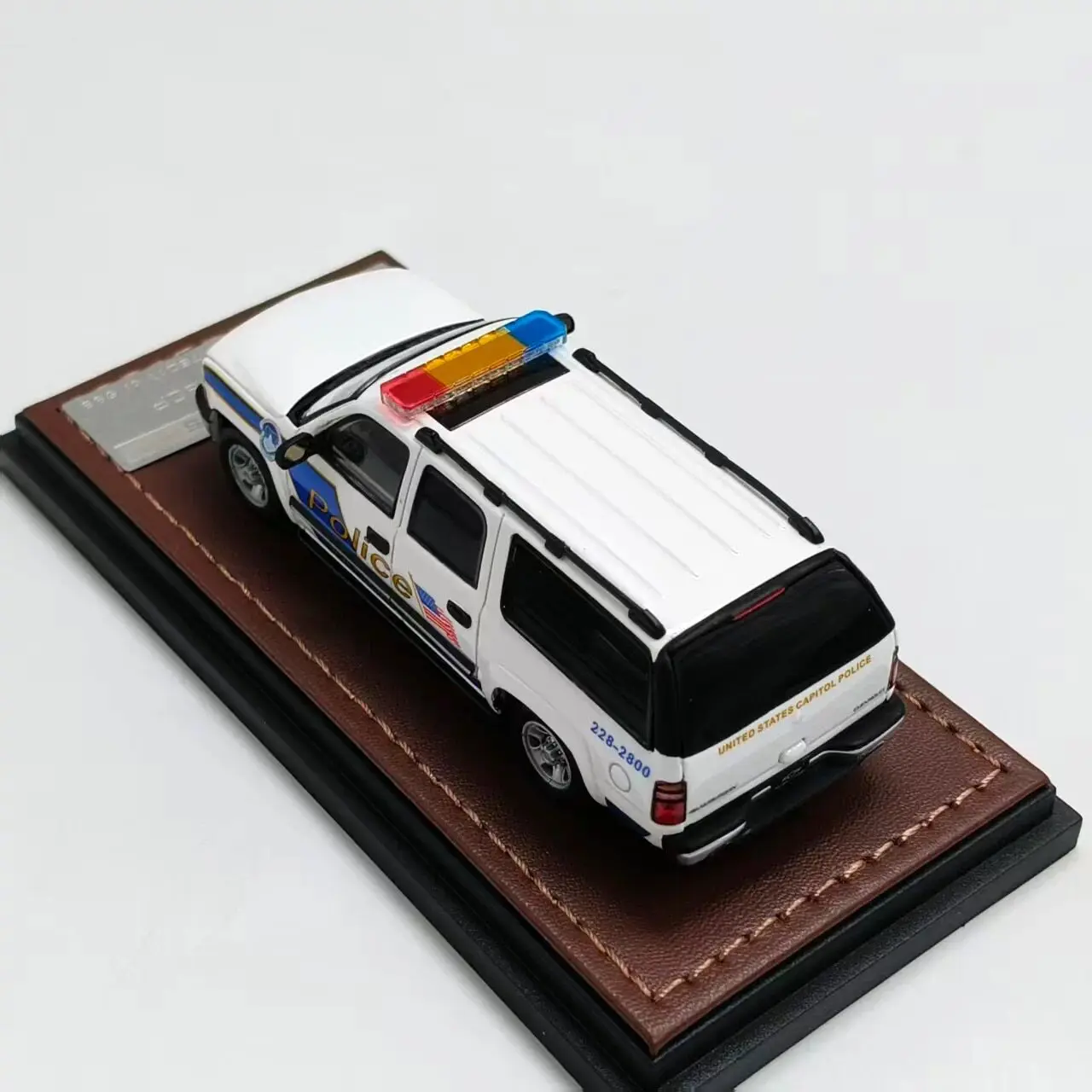 In Stock 1: 64 American Fire Engine Alloy Car Model Cast Static Car Model - Creative Decoration Item - Holiday Gift