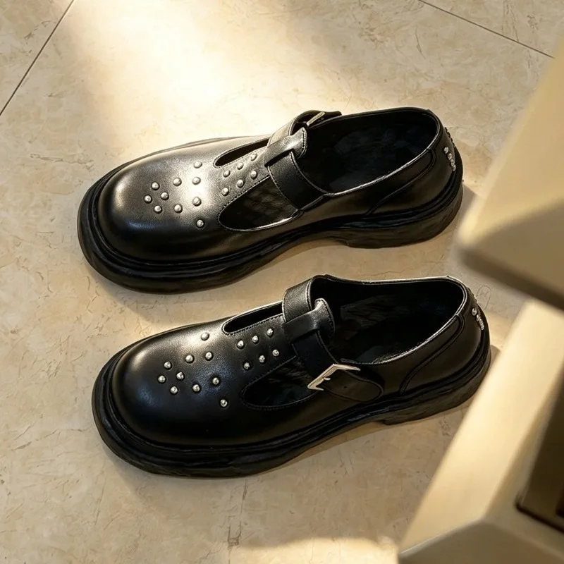 British Fashion Black New Product Innovation Rivet Hollow Out Leather Shoes Men's  Loafers Cowhide Casual Work Dress Shoes Male