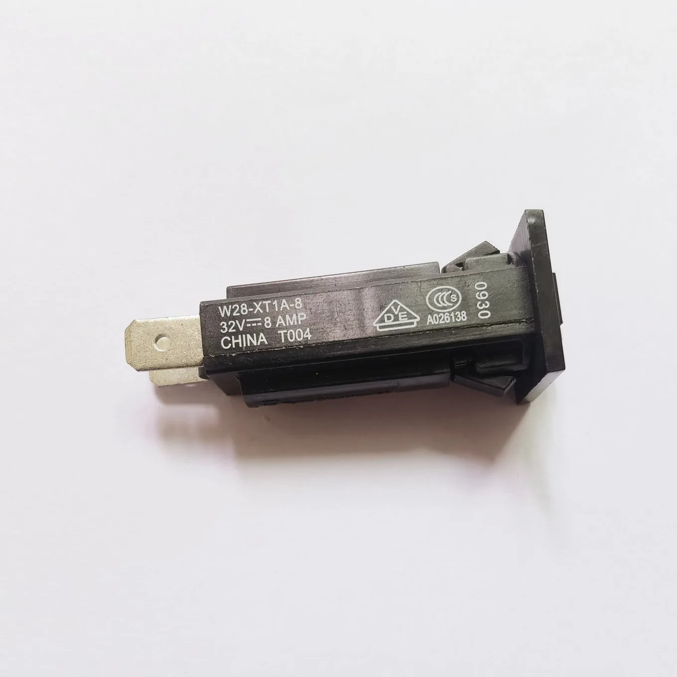 Original New 100% W28-XT1A-8 Circuit Breaker 8A 10A 12A 20A Uninterruptible Power Supply Overcurrent Protector