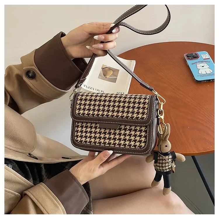 Thick Handle Diaper Bag Offers Comfortable Hand Carrying Option Along with Adjustable Shoulder Strap for Versatility