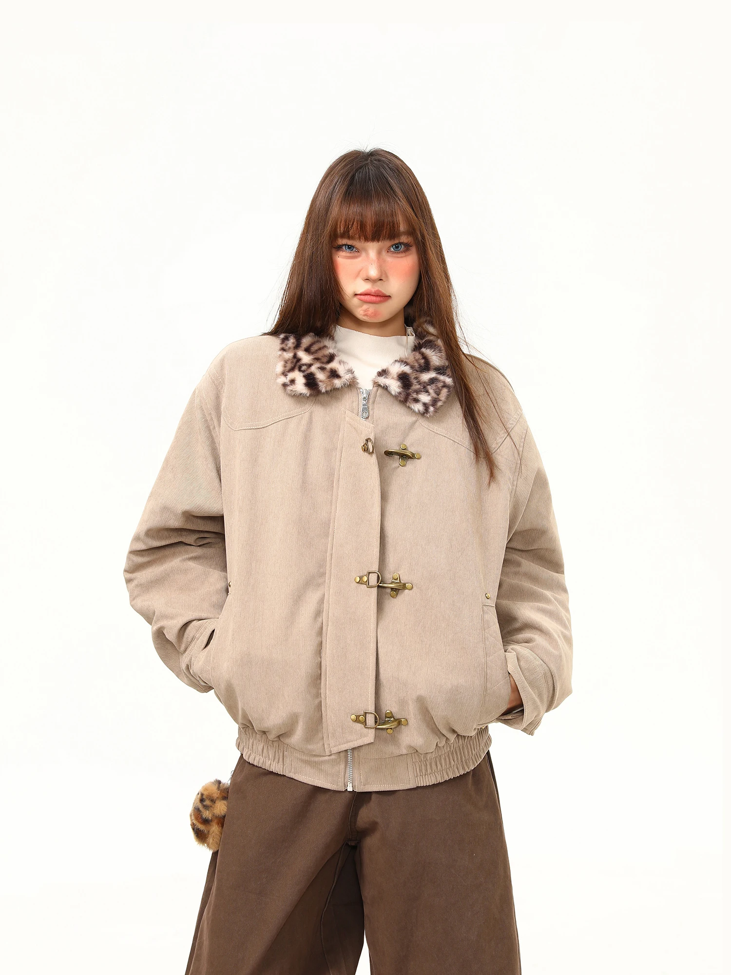 

Wild Aziz American Retro Aircrt Clasp Leopard Print Collar Jaet Women Winter ort Loose Thiened Cotton Outerwear