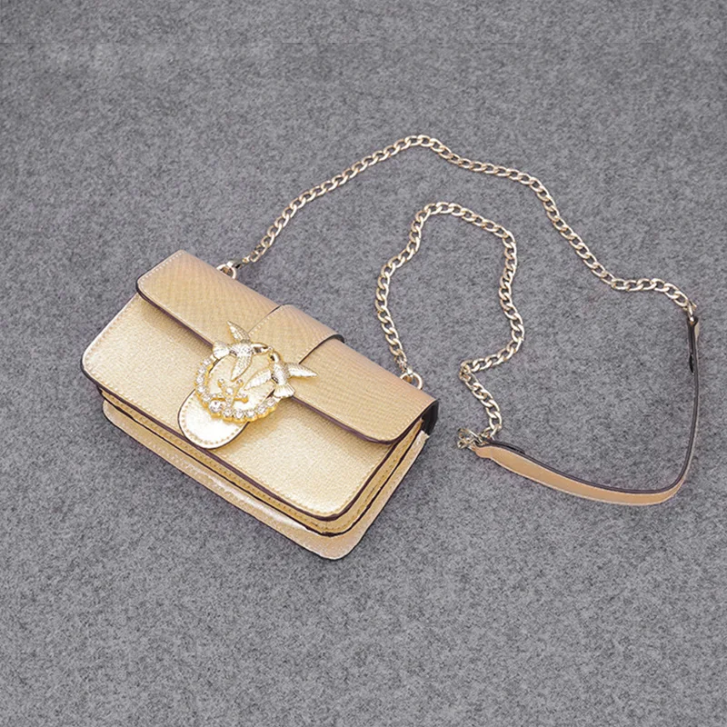 

Trendy Glossy Crossbody Bag 2025 New for Women, Lightweight Patent Leather Shoulder Purse, Casual Small Square Bag for Daily Use