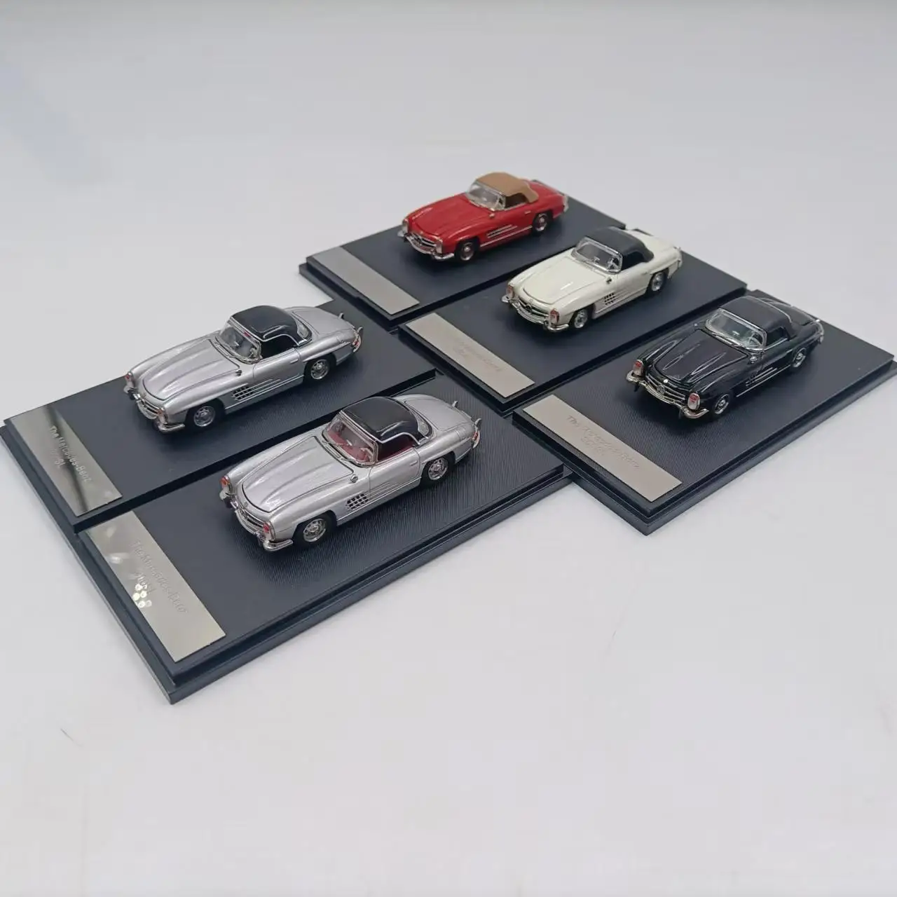 

Литой под давлением масштаб 1:64 GM Benz 300 SL, трансформируемая модель автомобиля из сплава с твердым верхом, Коллекционная игрушка, подарок, сувенир, демонстрационный орнамент