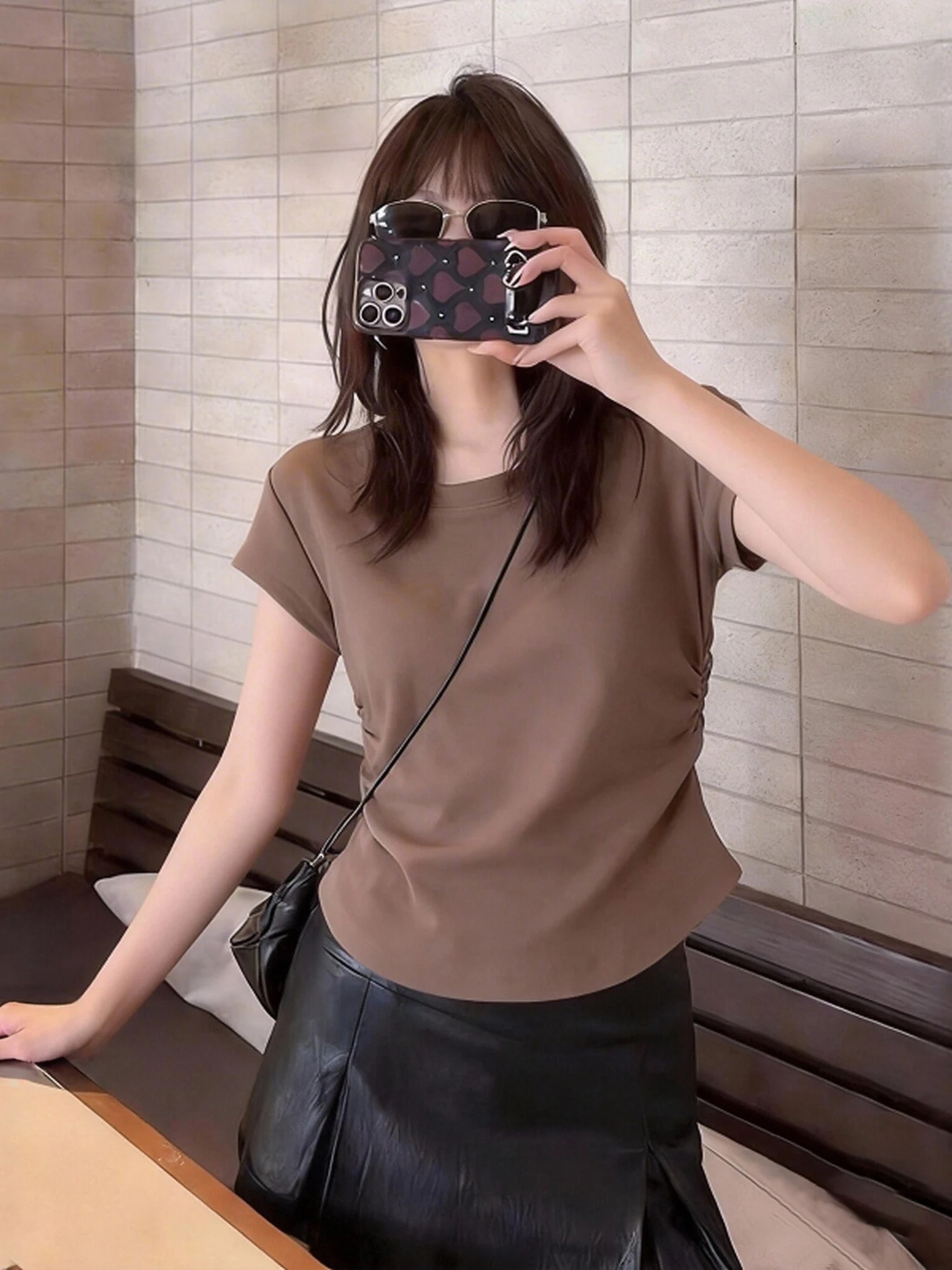 

Женская футболка в корейском стиле, повседневная, свободного кроя, с коротким рукавом, с асимметричным подолом, летний топ больших размеров, модная одежда