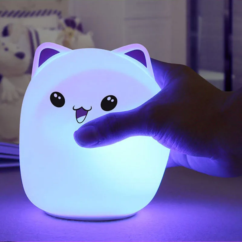 Lámpara LED de silicona suave para mesita de noche, luz nocturna de cinco colores, estilo encantador de oso recargable, LT021, 1 unidad