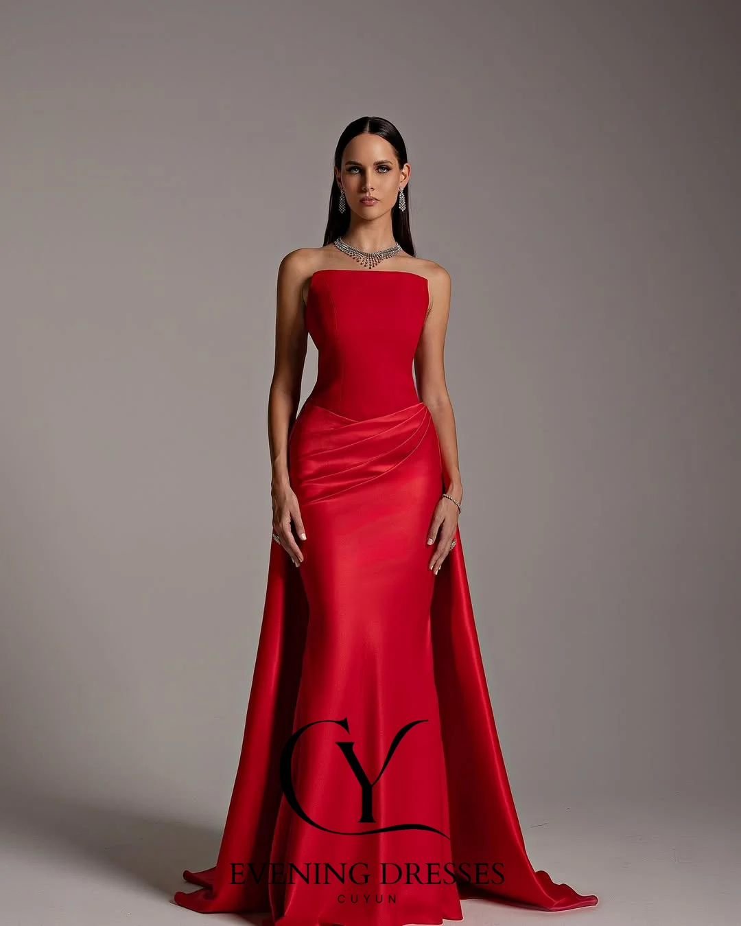 CUYUN 레드 정장 이브닝 가운 Strapless Mermaid 우아한 여성 파티 드레스와 기차 맞춤형 연회 가운 특별 행사