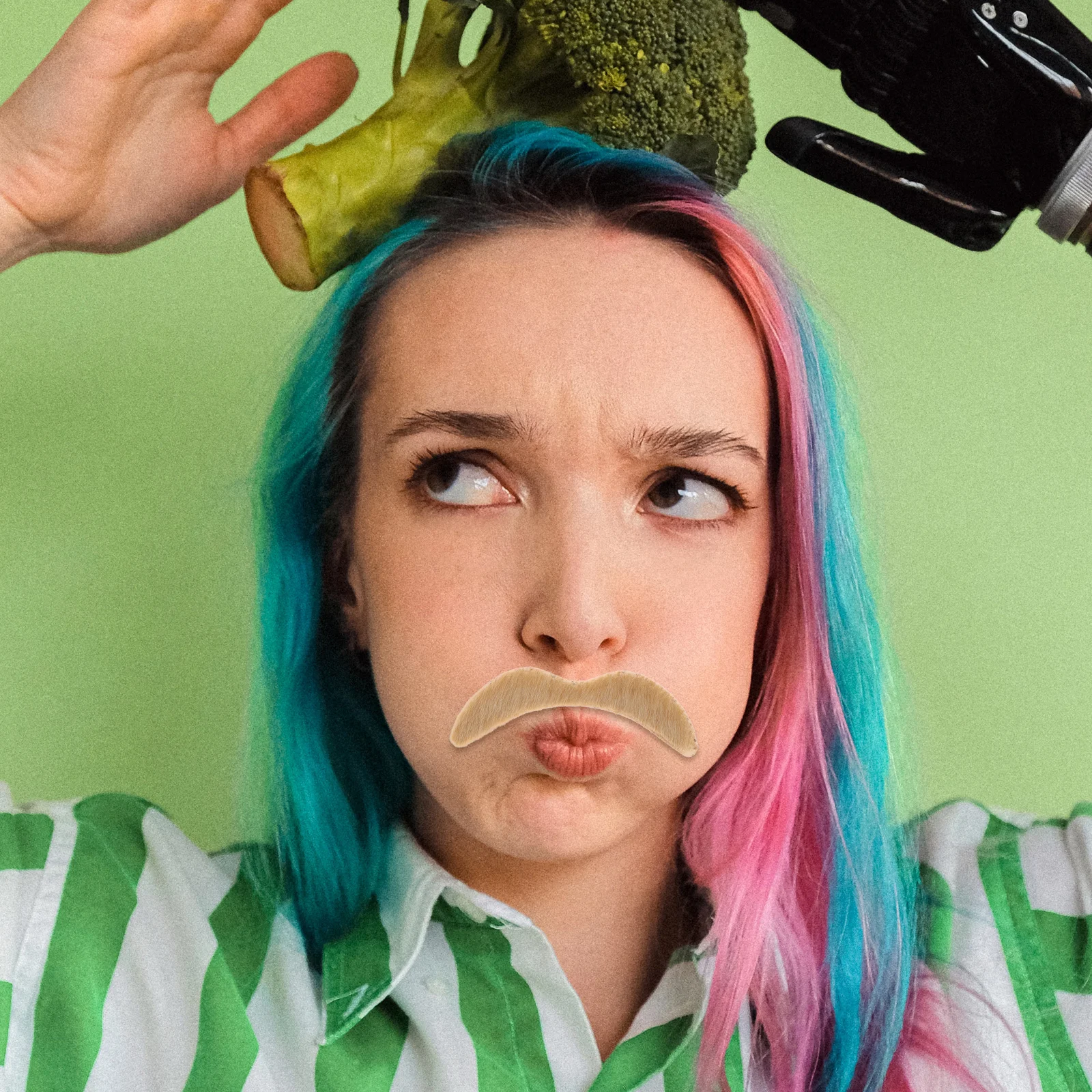 30 قطعة دعائم اللحية المزيفة اللحى الاصطناعية لحفلات الهالوين التأثيرية إكسسوارات أزياء مزخرفة ذاتية اللصق مقلدة