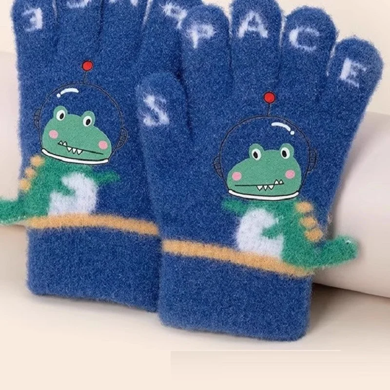 Sarung Tangan Dinosaurus Kartun Lucu Anak Laki-laki Musim Dingin Sarung Tangan Rajutan Hangat Anak-anak Sarung Tangan Lima Jari Sarung Tangan Rajut Anak-anak TK 3-8Y
