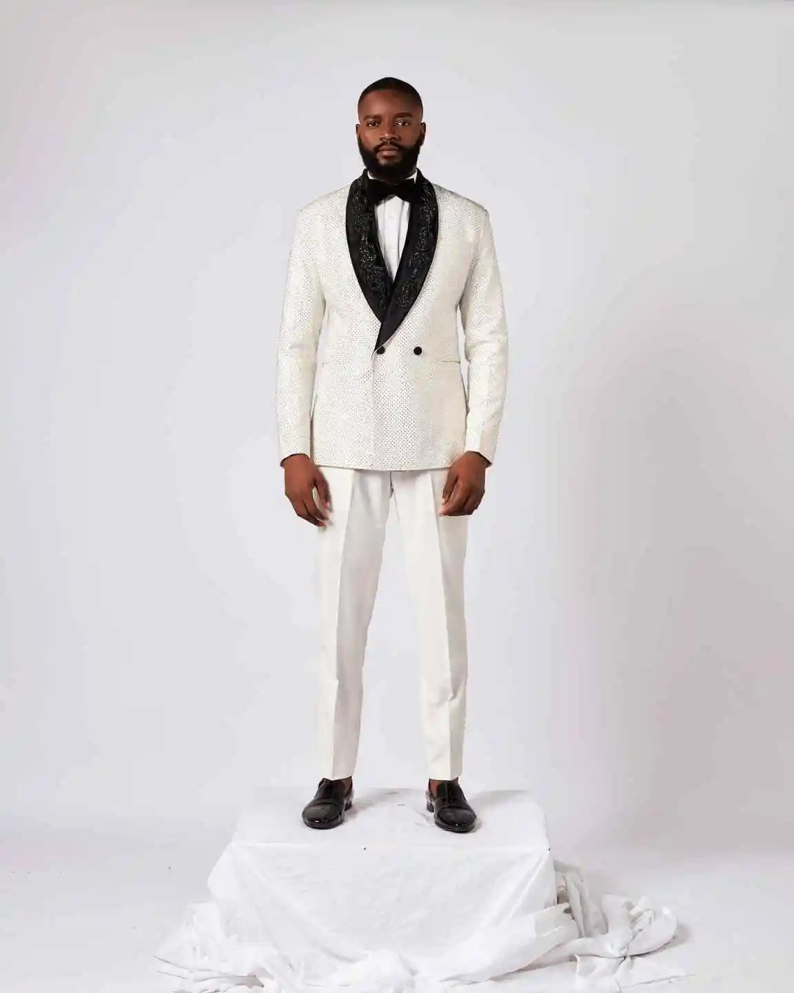 Men's Suits Tailored One Piece Beads Blazer Peaked Lapel One Button Sparkly Wedding Slim Fit Diamonds Custom Made Plus Size