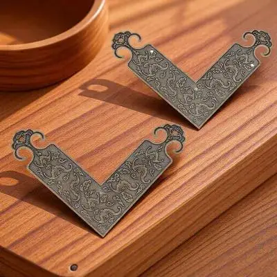 2Pcs Brass Decorative L Corner Protectors Vintage Furniture Guards Cabinet Table Jewelry Box Corner Covers Brass Cornet Brace