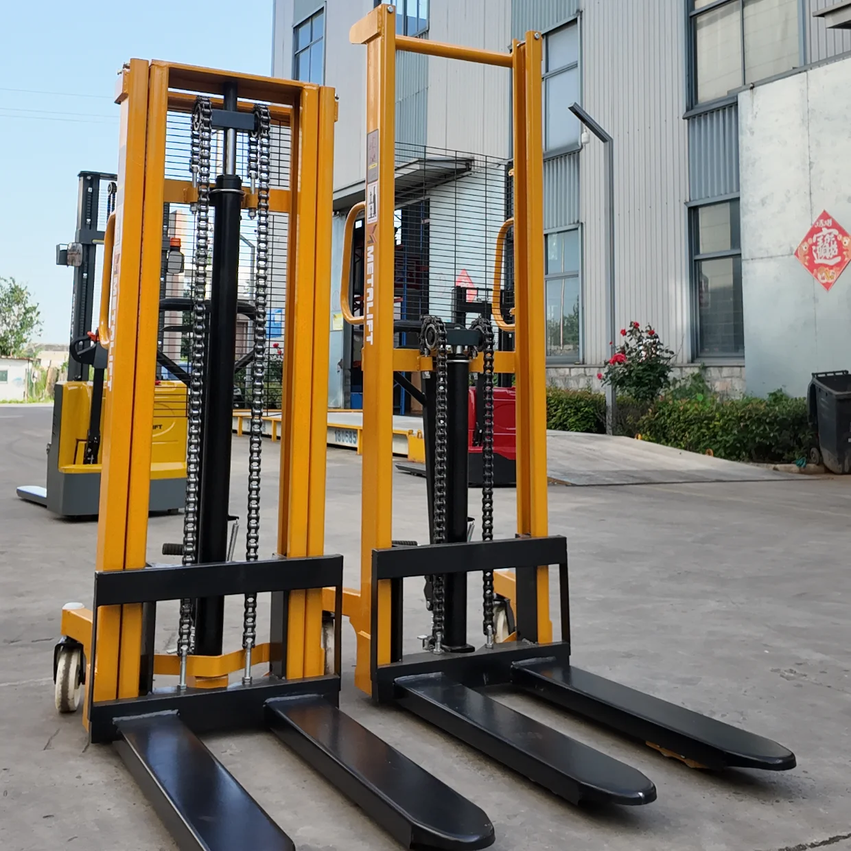 Manual Pallet Stacker 1000kg 2000kg 1100mm-3500mm Iron Pallet  Hand Hydraulic Forklift Lifting Double Mast C Shape