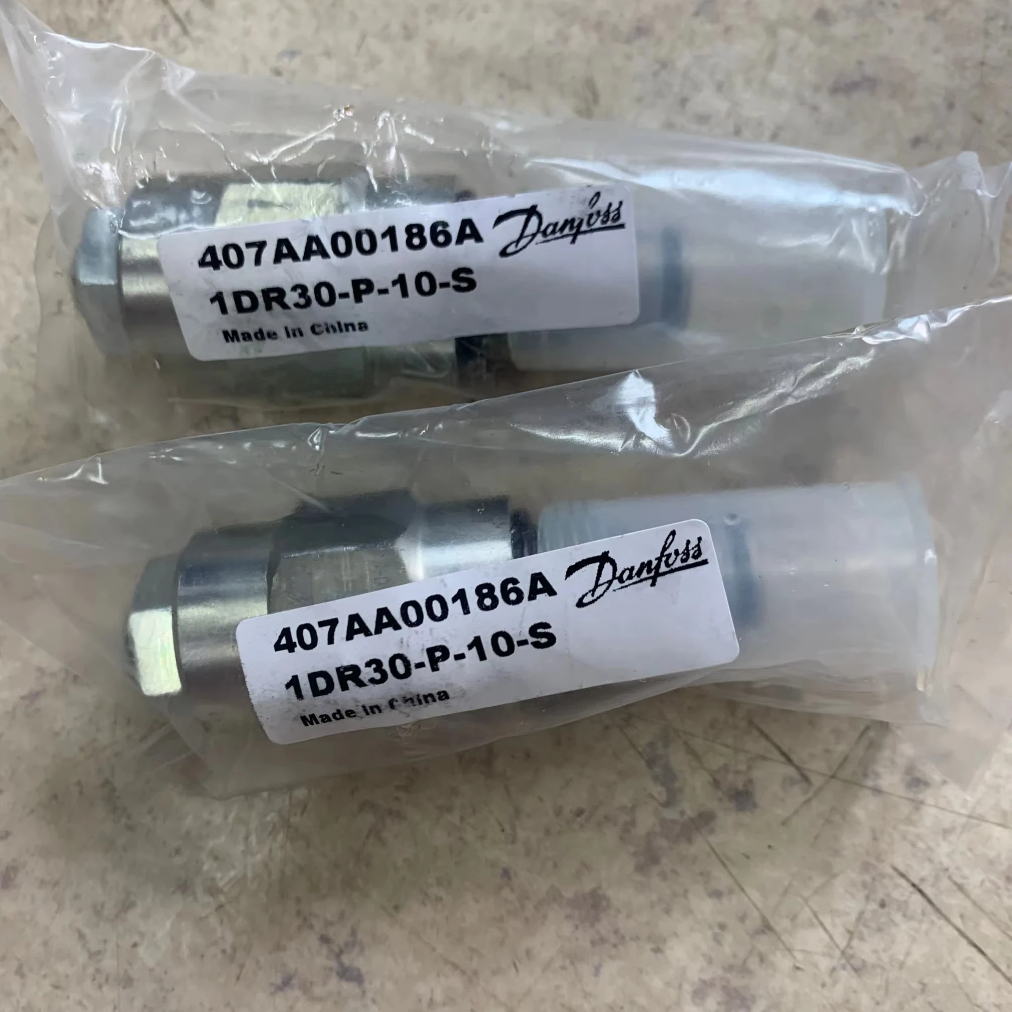 1DR30-P-10-S 1DR30P10S 407AA00186A 1DR30 P 10 S 1DR30-P-10 Dan Foss eat on vick ersOriginal Genuine  Cartridge Valve in Stock