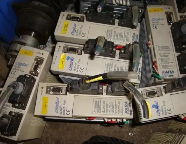 CSDJ-01BX2    SERVO DRIVER ,   In good working condition, free shipping    a