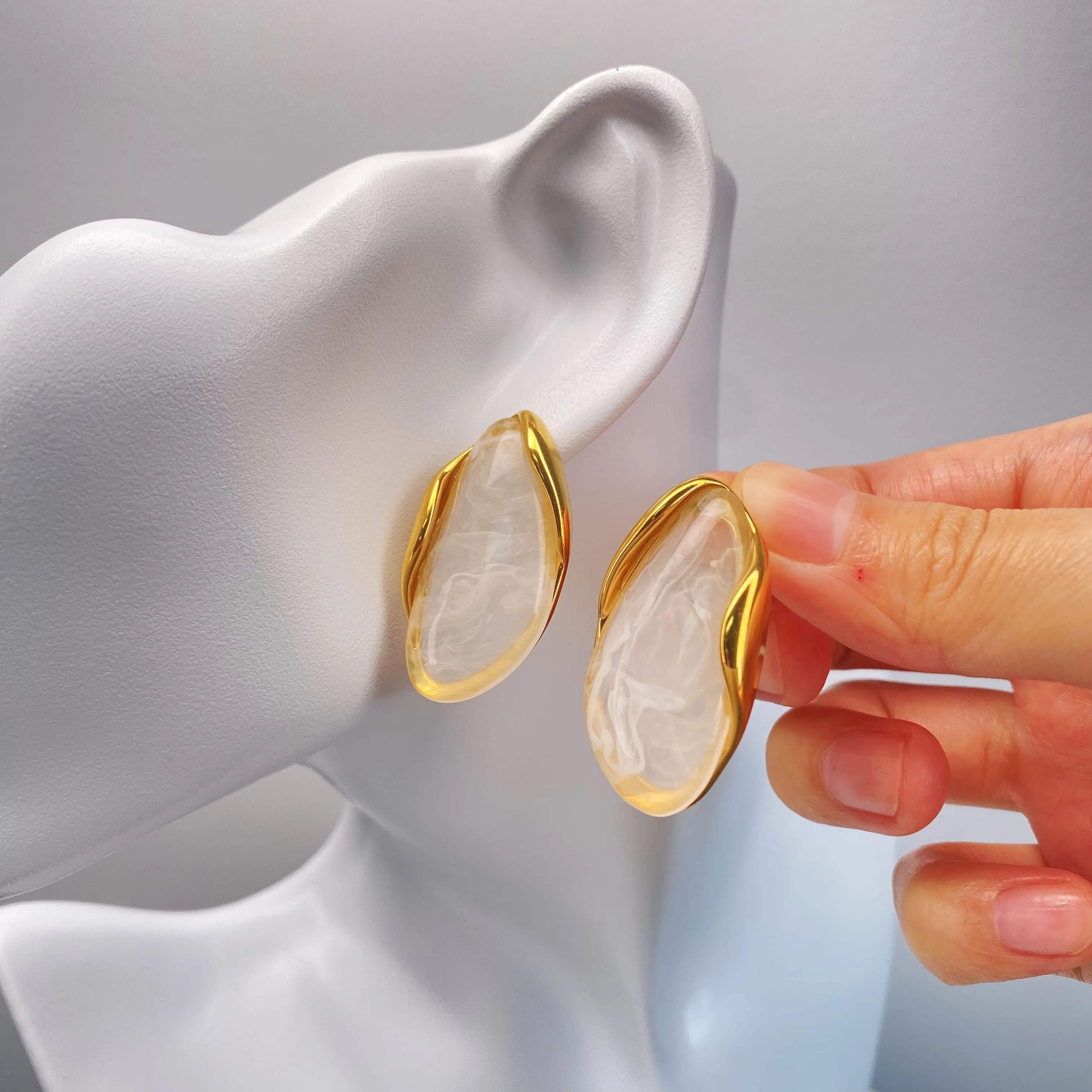 ASONSTEEL Vintage Pink White Resin Stud Earrings Gold Color Stainless Steel For Women Irregular Earring Classical Jewelry Gifts