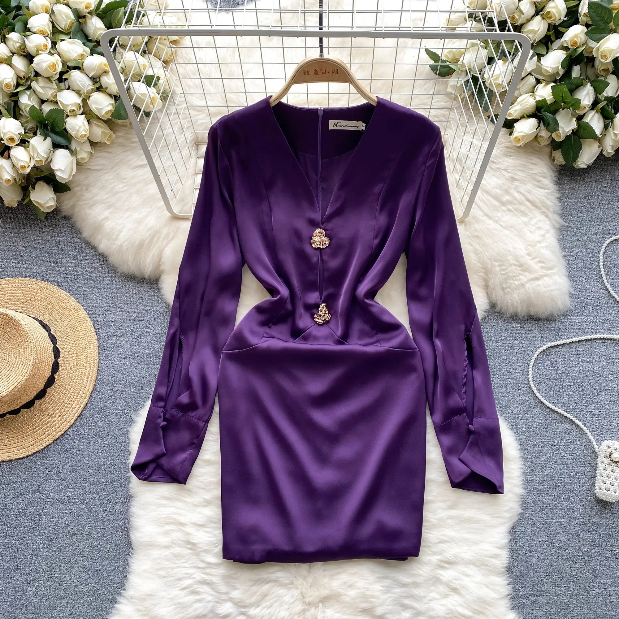 ssTss Abito elegante in raso da donna 2024 Nuova primavera autunno scollo a V manica lunga vita alta scava fuori aderente mini abito da festa