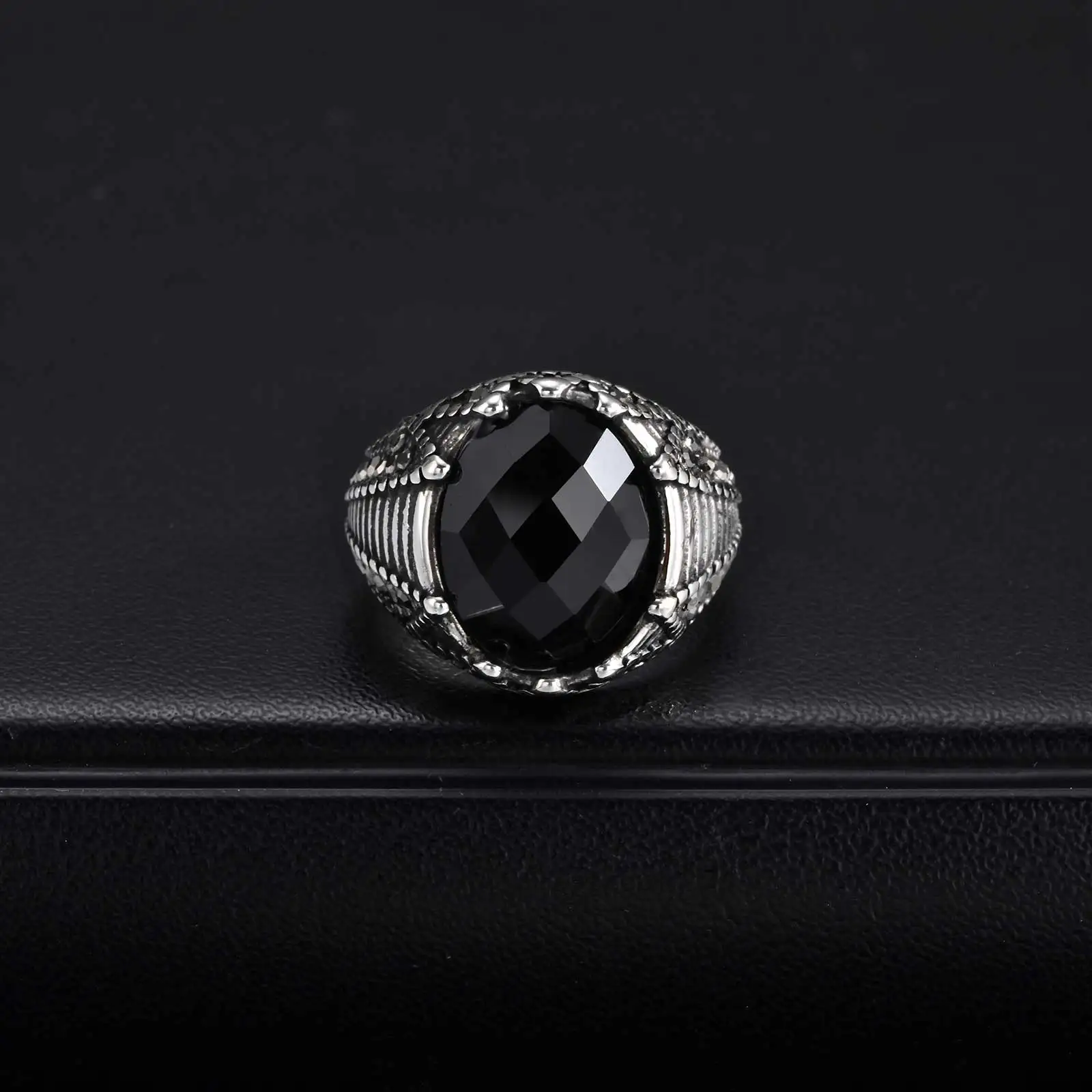 خاتم رجالي من الفولاذ المقاوم للصدأ بتصميم هندسي على طراز البانك روك، مصنوع من الزجاج الأسود البيضاوي، بتصميم حراشف التنين، مناسب لحفلات الهيب هوب، هدية مجوهرات عتيقة