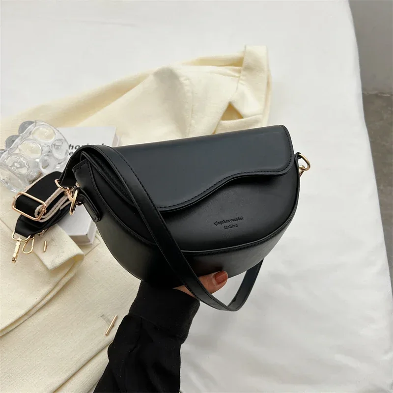 2024 Small Leather Saddle Armpit Bags for Women Summer Chain Shoulder Crossbody Bag Ladies Vintage Underarm Handbags bolsa