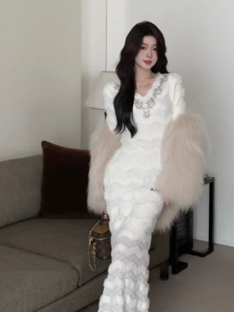 

Женское длинное платье с меховой отделкой и кружевом, новинка весеннего сезона, с эффектом утяжки талии, в корейском стиле, с V-образным вырезом и длинными рукавами, для повседневной носки