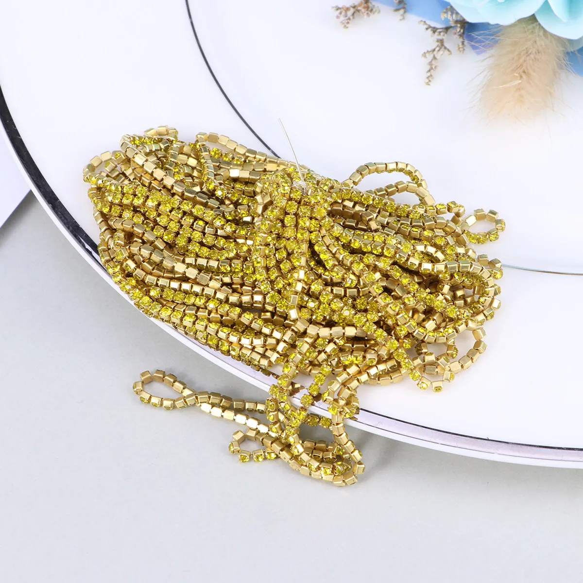 

10-метровая модная цепочка со стразами, 2 мм, лимонного цвета, блестящая цепочка из стеклянных кристаллов для изготовления украшений своими руками, для вечеринок, свадебных фат и декора.