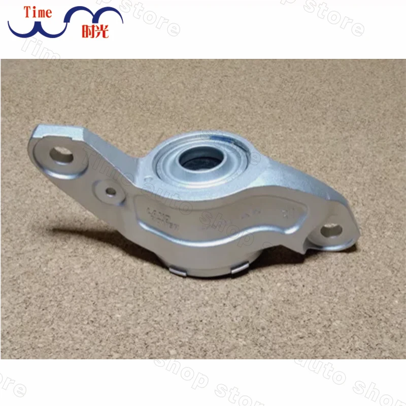 

Кронштейн заднего амортизатора для Range Rover Vela L560 2017-2024 LR090667 LR090666