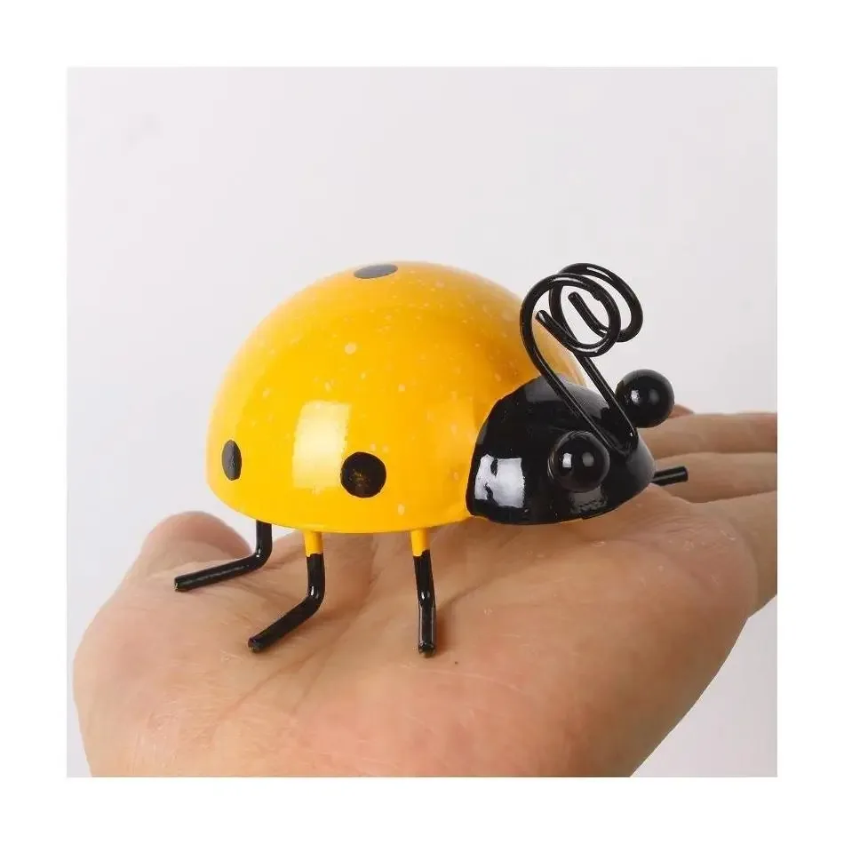 1Pc Mini Metal Ladybug Beetle Figurine Fence Wall‑Hanging Ornament Creative Craft Patio Garden Home Decoration Statue