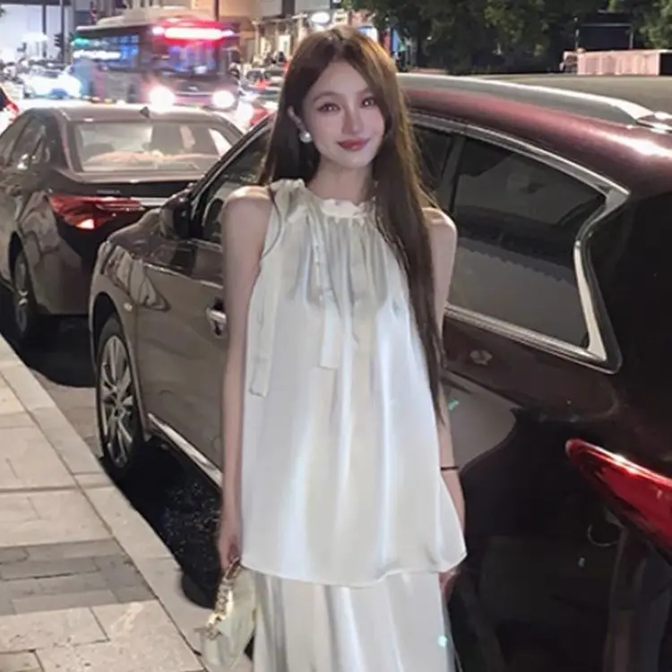 

Gagaok Summer 2026 New Sweet French Vest Top Fashionable High Waisted Top Half Skirt Sleeveless Two-piece Set Women