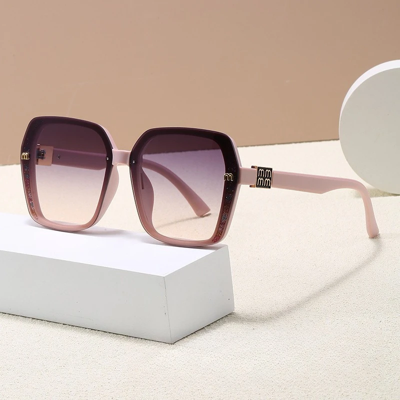 

​​New Square Frame Trendy Large Fashion Sunglasses High End Slimming Face Effect Street Style Versatile​​