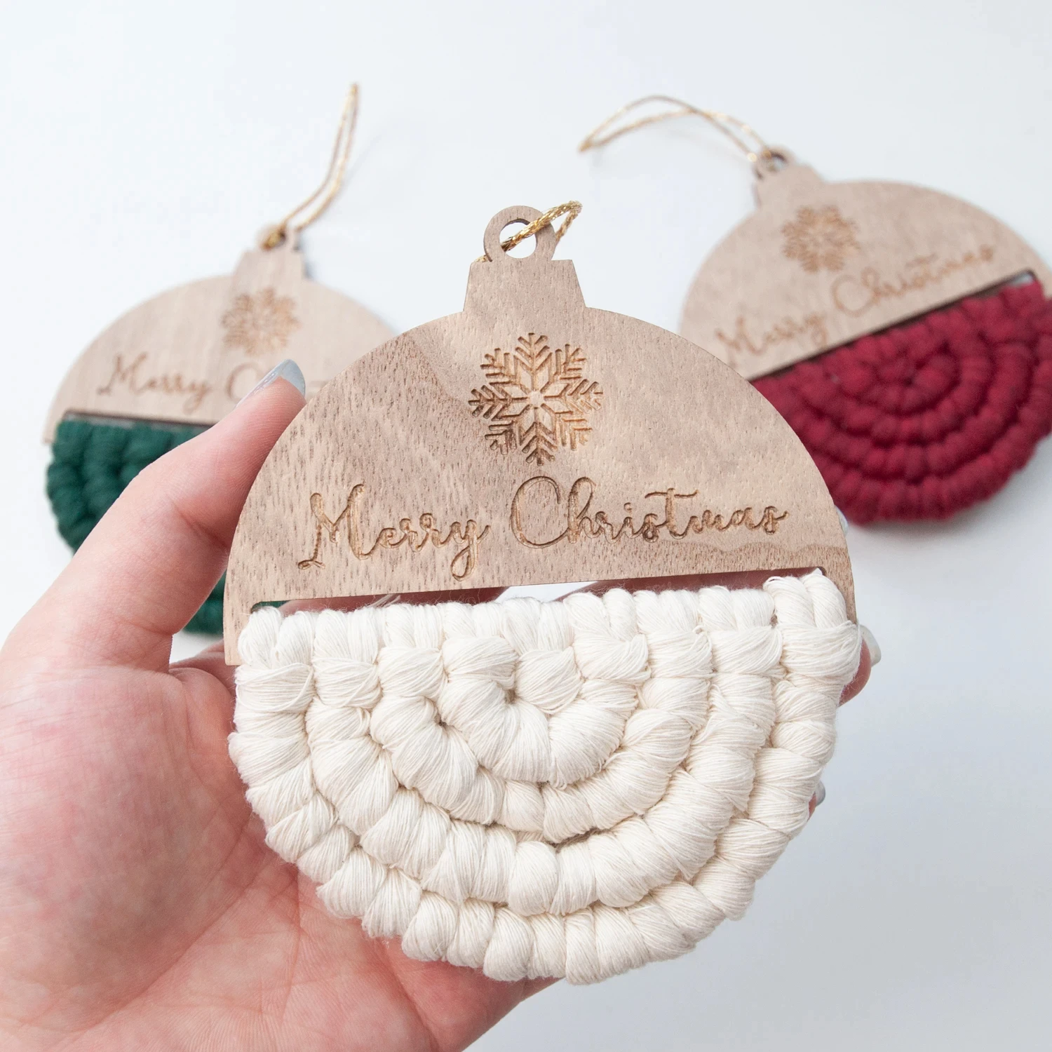 6Pcs/Set Macrame Christmas Decoration Carving Wooden Chips DIY Christmas Tree Circular Decoration Pendant Accessories