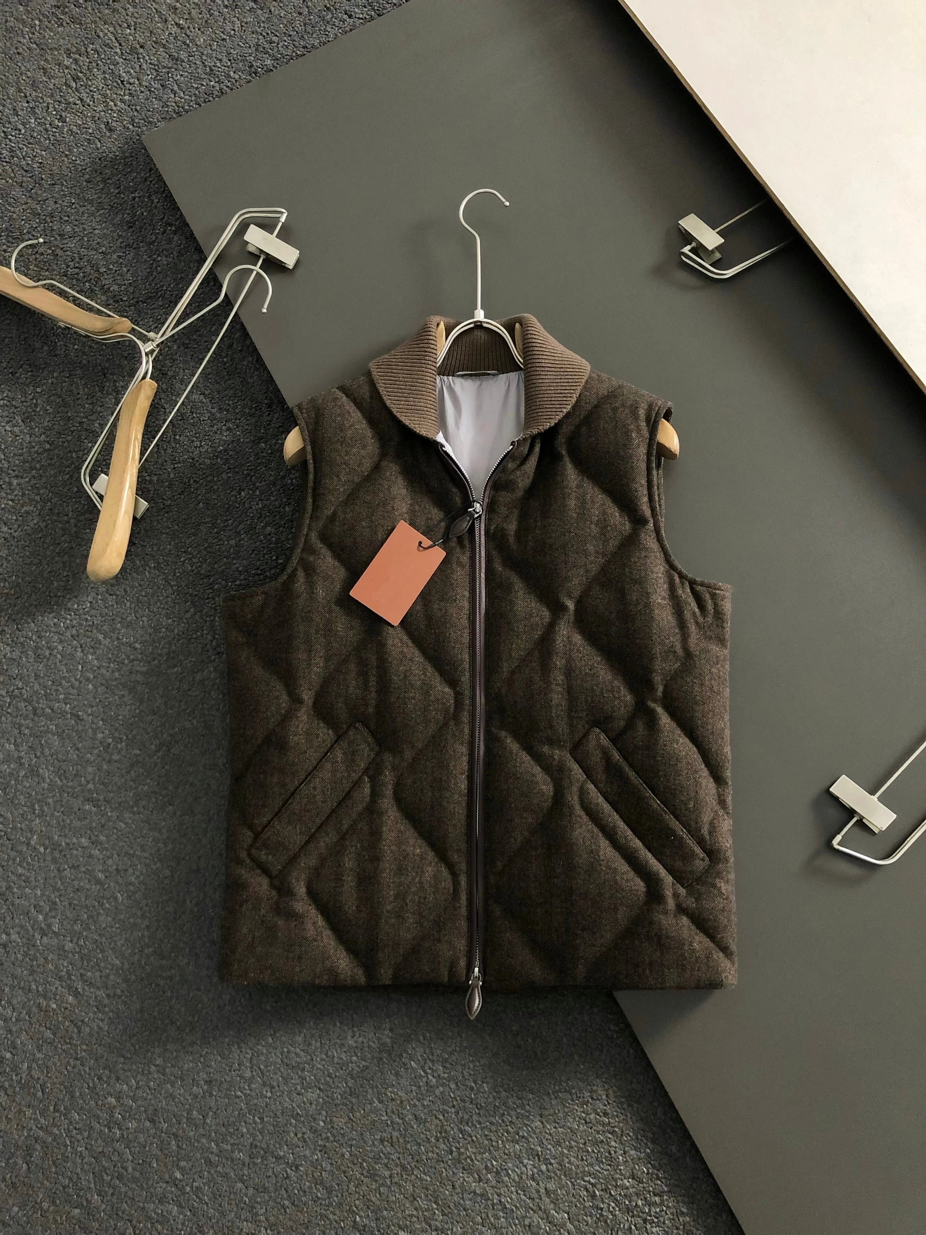 

Italian LP down lapel vest jacket