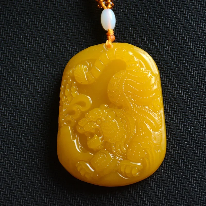 

Natural Yellow Dragon Jade Hand Carved Tiger Pendant Fashion Boutique Jewelry Men's and Women's Zodiac Necklace Gift Accessories