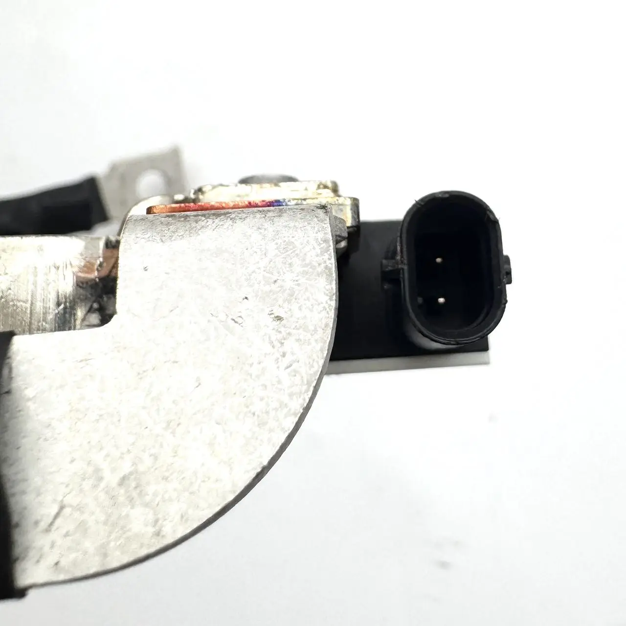 2-poliger negativer Batteriekabelanschluss IBS-Sensor für BMW E90 E91 E92 E93 OE:61126970685 61127838585 61127616200 – Detail 2