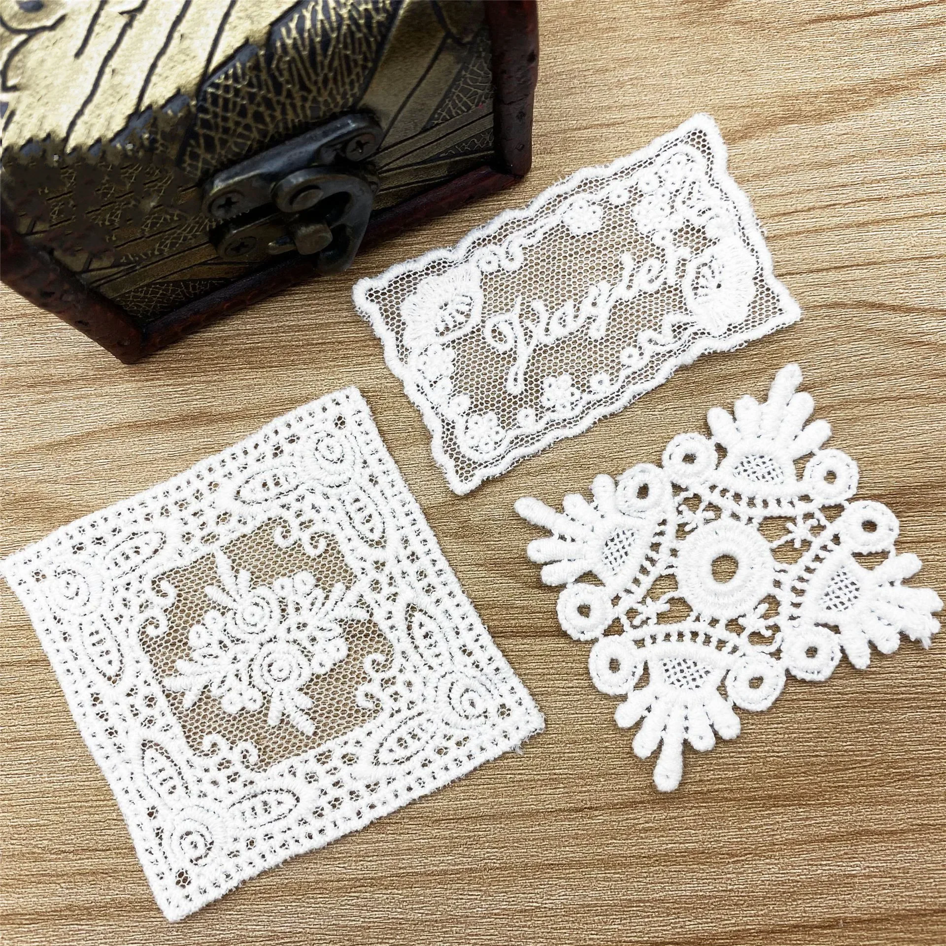 10pcs/Lot Embroidery Cotton Patches Lace Fabric Applique Sewing Garment Accessories DIY Clothes Stickers