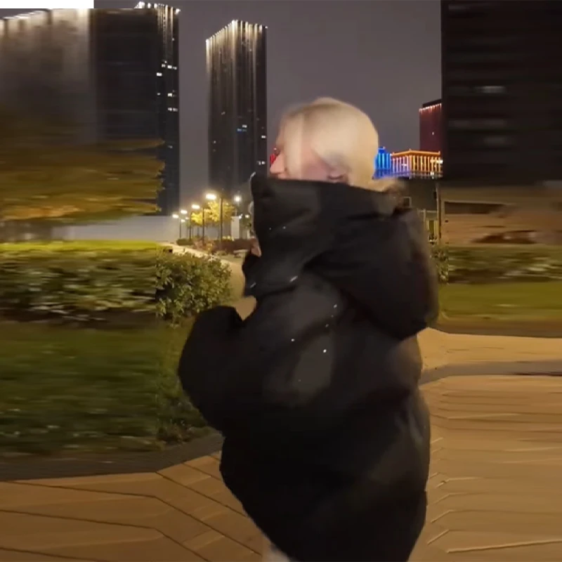 

Женская зимняя блестящая хлопковая стеганая куртка с бриллиантами High Street, теплое пальто большого размера с капюшоном, новинка 2025, женская теплая верхняя одежда Y2k