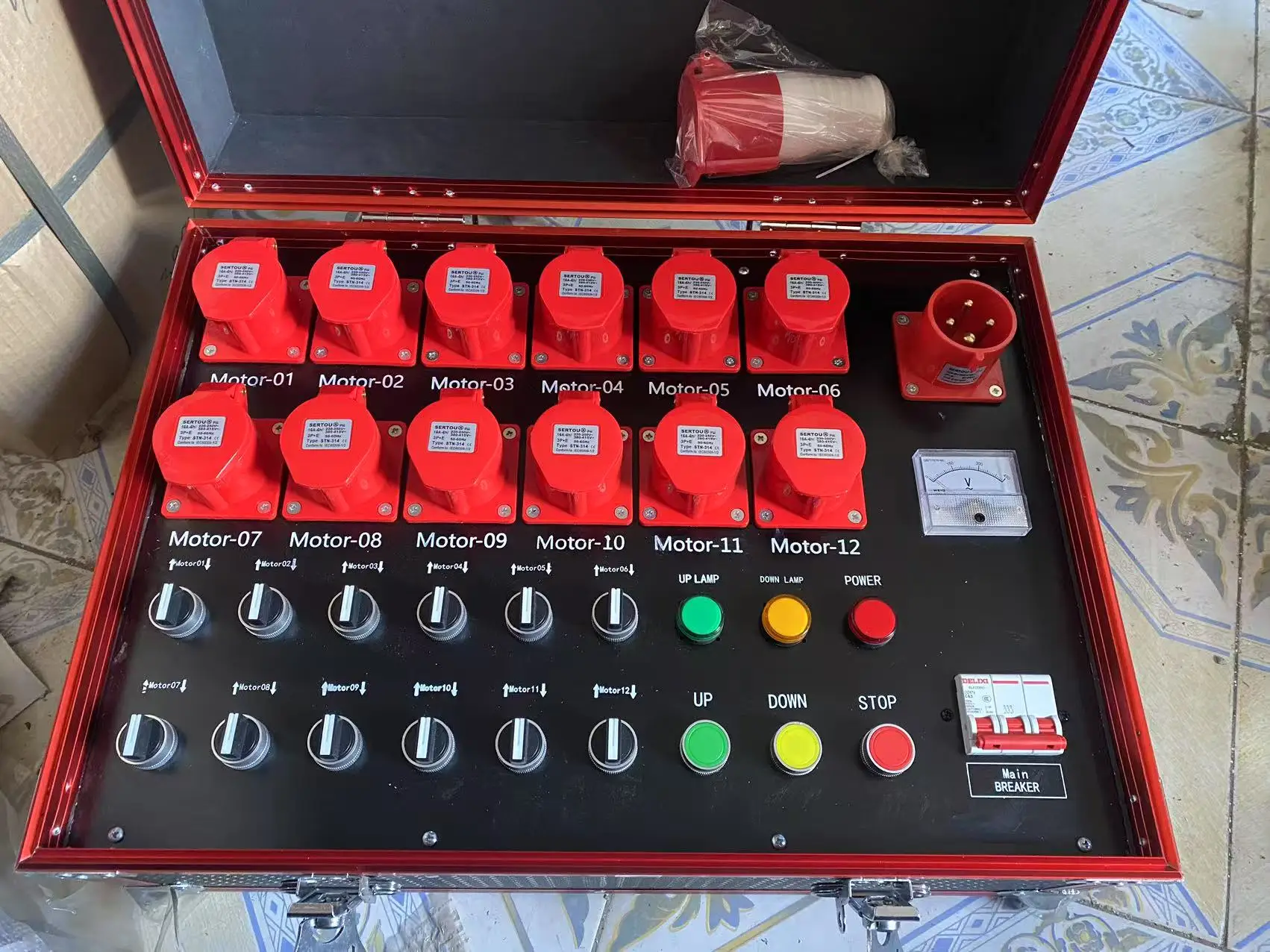 12 electric hoists with controllers