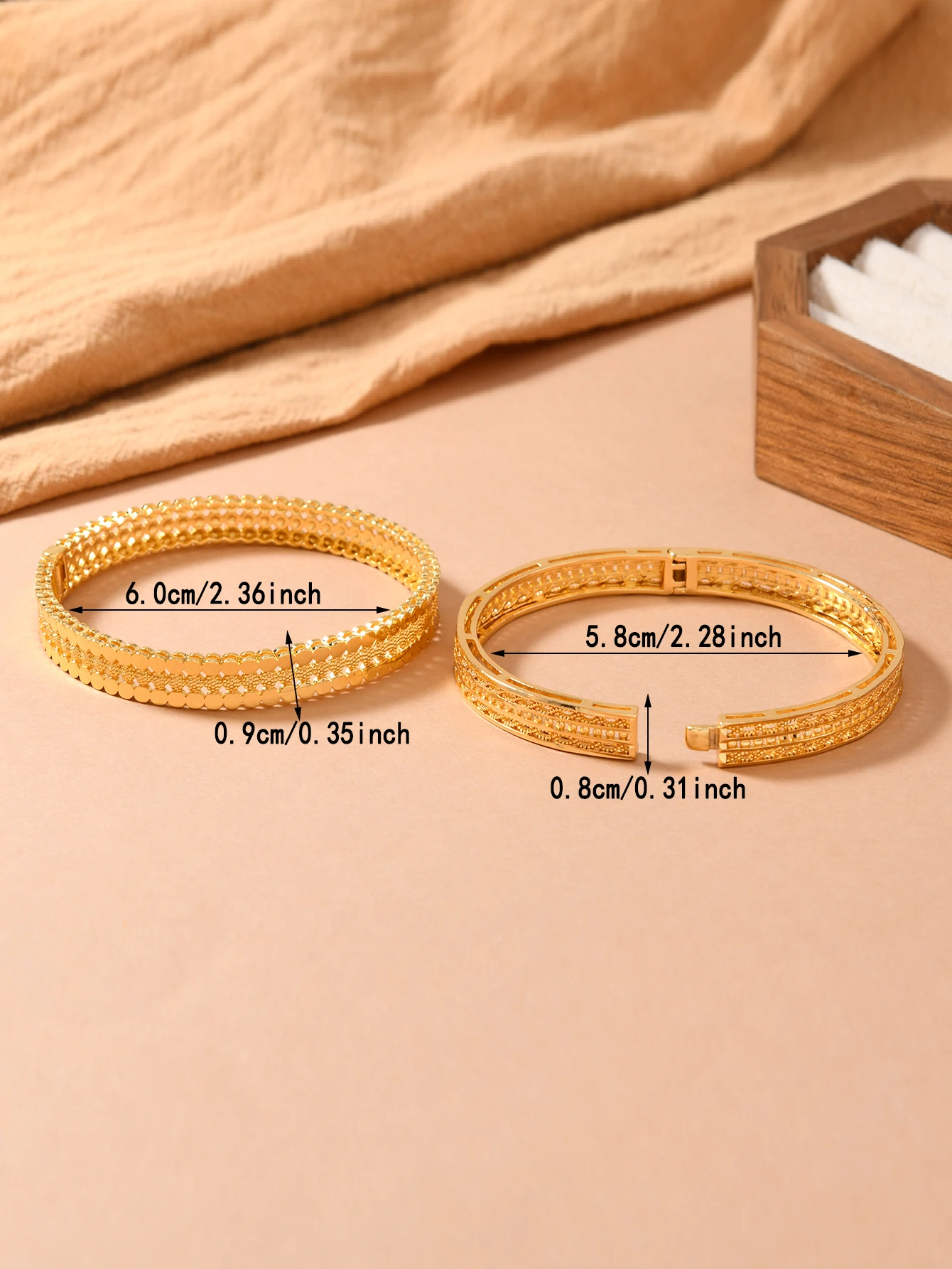 قطعتان من سوار نسائي أصفر متعدد الطبقات من النحاس المطلي بالذهب على الطراز العربي السعودي في الشرق الأوسط متعدد الطبقات بإبزيم مفتوح #4